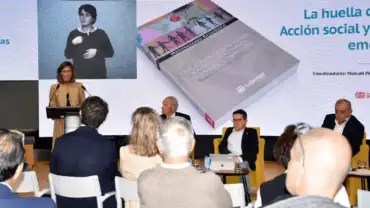 En la imagen, en un momento de la presentación, la consejera del BCC y presidenta de Inuit Fundación, Ana Núñez; el coordinador de la publicación Manuel Pérez Yruela; el director general de Derechos de las Personas con Discapacidad, Jesús Martín Blanco, y el presidente de la Plataforma del Tercer Sector, Luciano Poyato.
