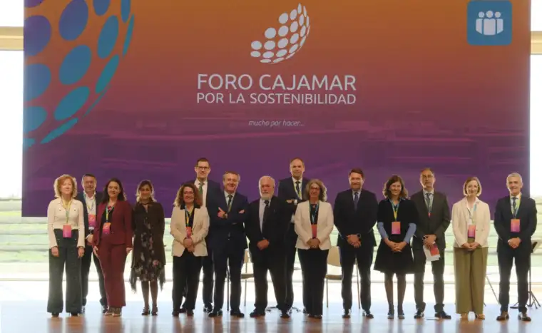 Directivos de Cajamar y principales responsables de empresas líderes y expertos en el Foro Cajamar por la Sostenibilidad