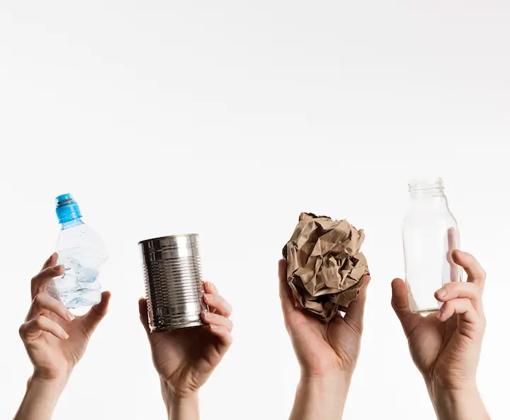 reciclar embases de residuos de la cesta de la compra