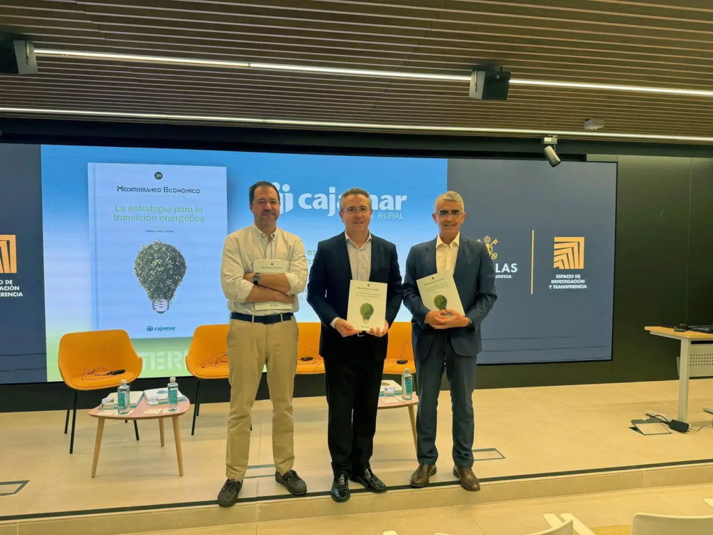 Cajamar analiza las claves del cambio del modelo energético en España y Europa Sostenibilidad - Solo Hay Uno Presentación publicación La estrategia para la transición energética análisis del futuro energético. Mediterráneo económico