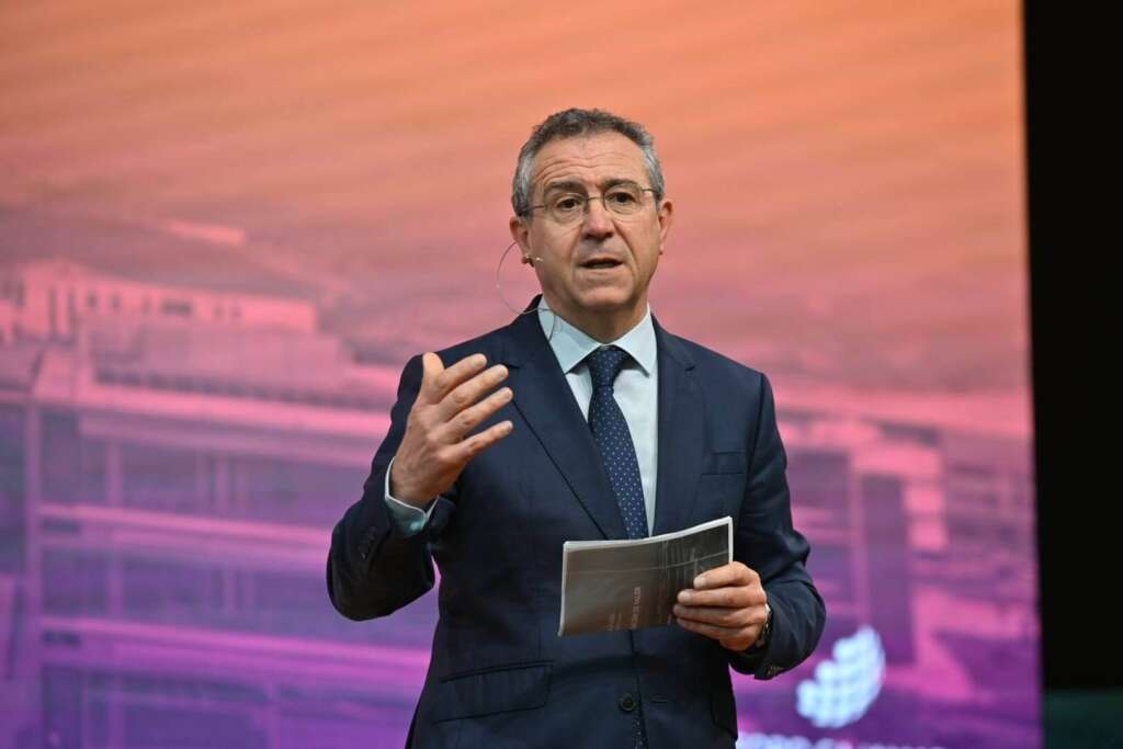 La logística sostenible hace empresas más eficientes y crea valor, según los expertos reunidos en el Foro Cajamar Sostenibilidad - Solo Hay Uno Eduardo Baamonde, presidente de Cajamar inaugurando el II Foro Cajamar sobre Sostenibilidad - Logística Verde